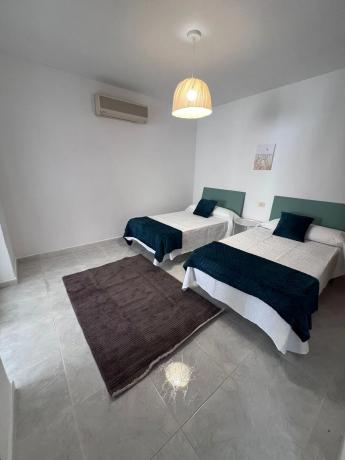 Chalet adosado en calle Londres, 4