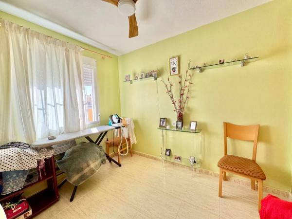 Chalet pareado en calle Amsterdam