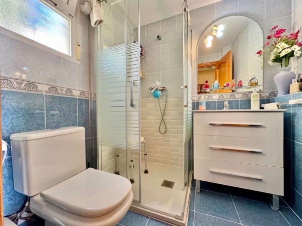 Chalet pareado en calle Amsterdam