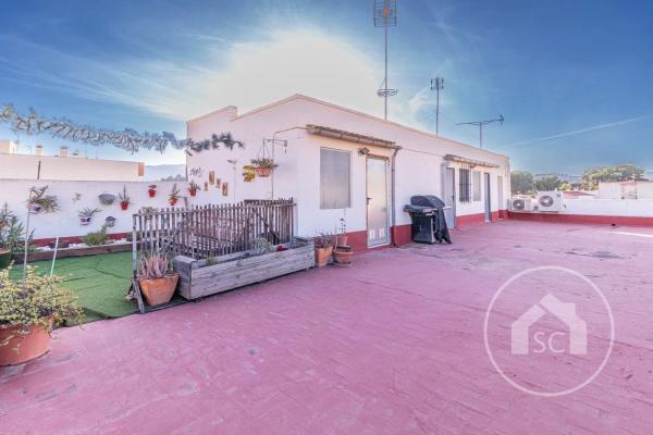 Piso en ronda de la Constitució