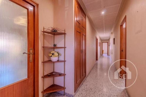 Piso en ronda de la Constitució