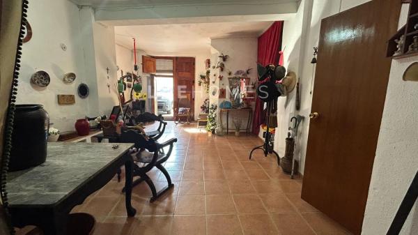 Casa independiente en calle de la Font del Rall