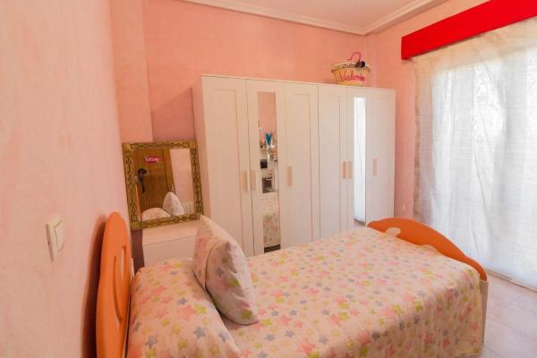 Chalet adosado en calle Infanta Elena