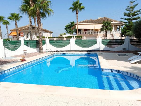 Casa independiente en calle Número 8