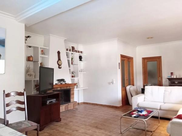 Casa independiente en calle Número 8