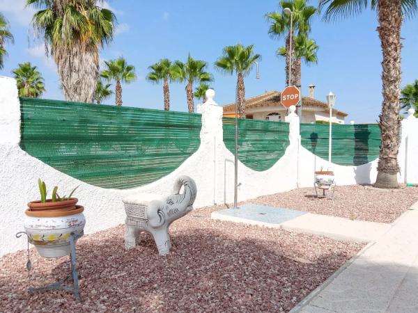 Casa independiente en calle Número 8