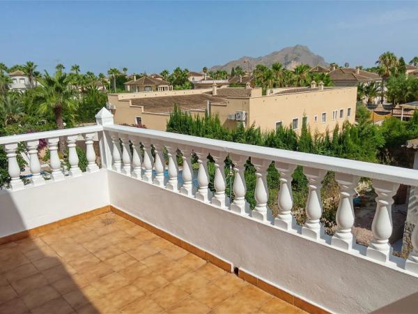 Casa independiente en calle Número 8