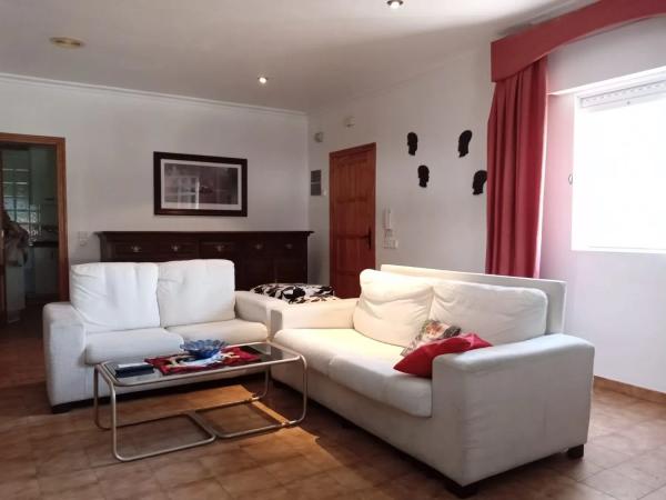 Casa independiente en calle Número 8