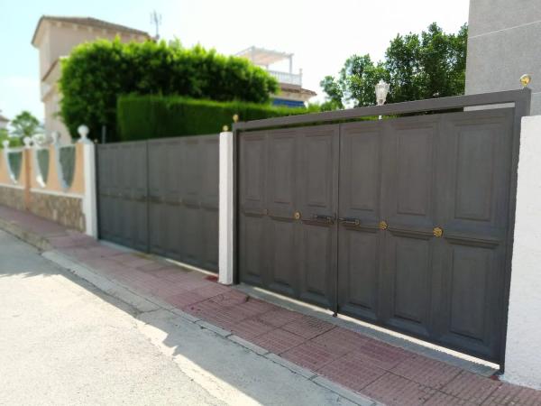 Casa independiente en calle Número 8