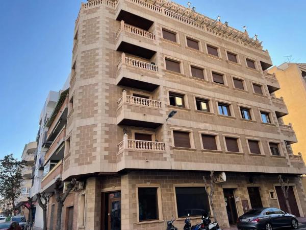 Piso en calle San Policarpo, 52