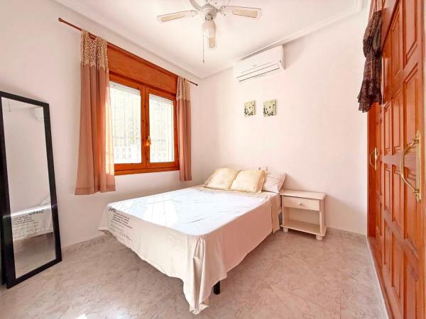 Casa independiente en calle Antártida, 11