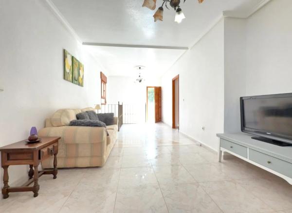 Casa independiente en calle Antártida, 11