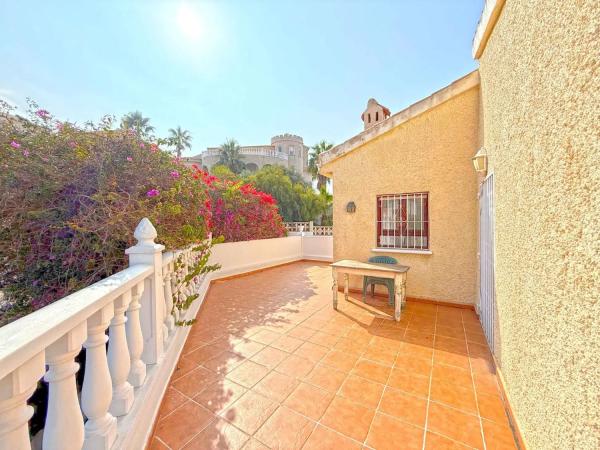 Casa independiente en calle Antártida, 11