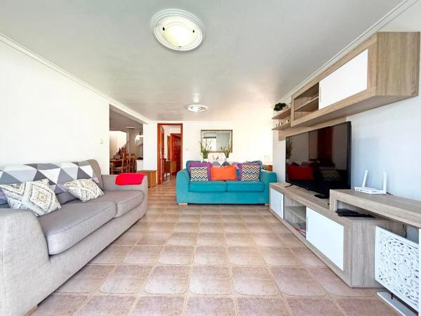 Casa independiente en calle Antártida, 11