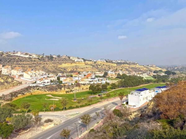 Casa independiente en calle Antártida, 11