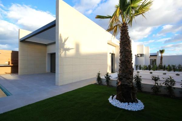 Casa independiente en calle Florencia s/n