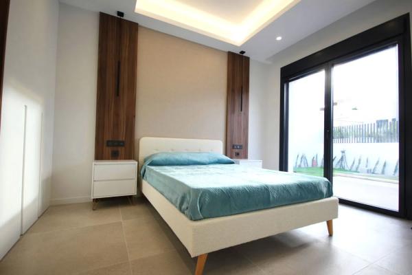 Casa independiente en calle Florencia s/n