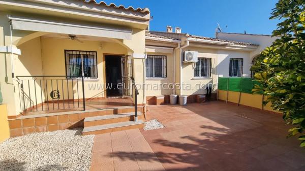 Chalet adosado en calle el Moll