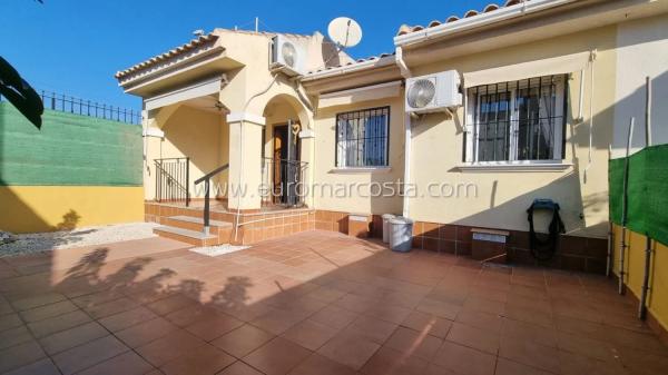 Chalet adosado en calle el Moll