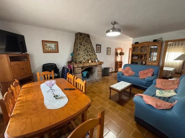 Chalet adosado en avenida de la Luz