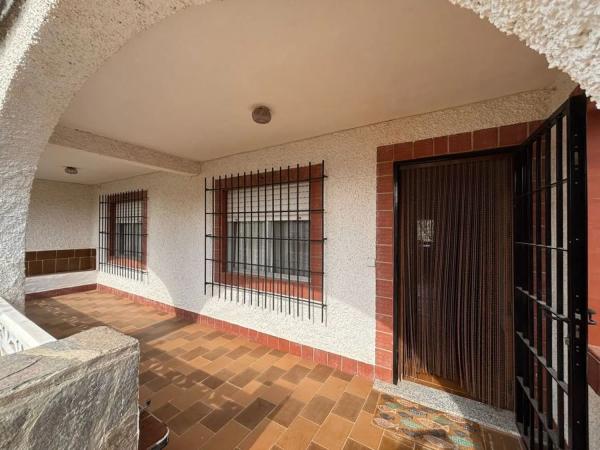 Chalet adosado en avenida de la Luz