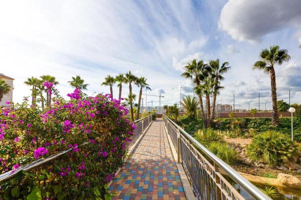 Piso en calle Pavo Real, 60