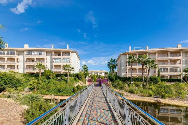 Piso en calle Pavo Real, 60