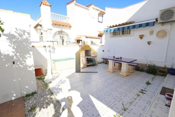 Chalet en Barrio Playa Flamenca