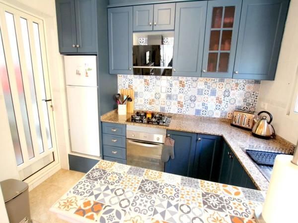 Chalet pareado en calle Baikal