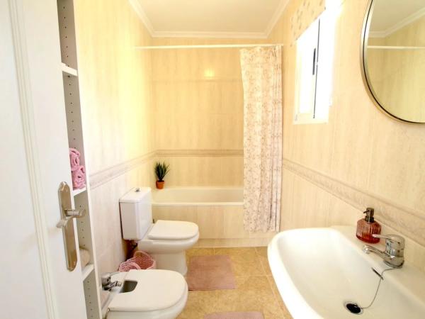 Chalet pareado en calle Baikal