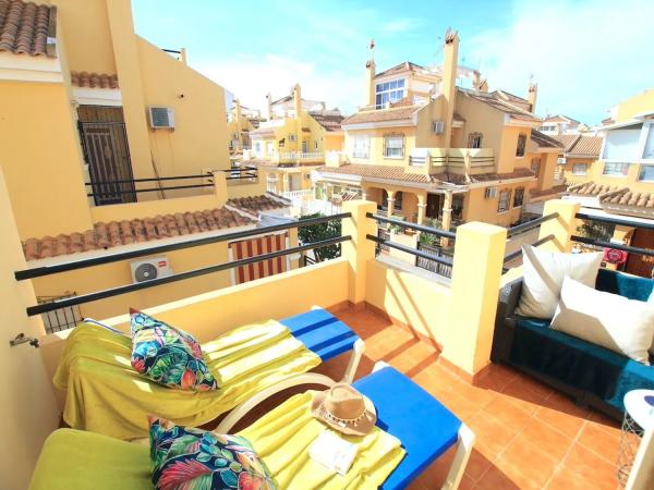 Chalet pareado en calle Baikal