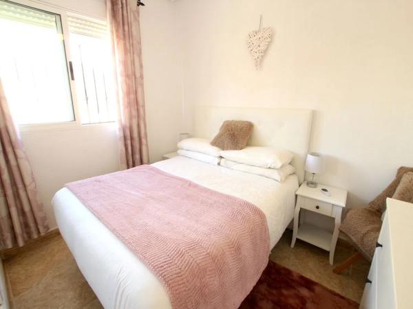 Chalet pareado en calle Baikal