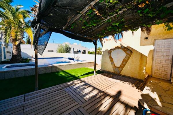 Chalet en Barrio Los Balcones y los Altos