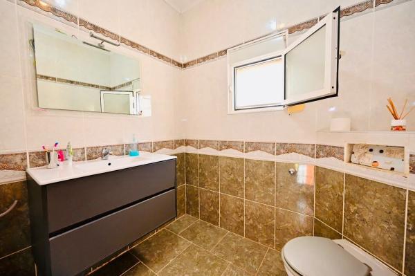 Chalet en Barrio Los Balcones y los Altos