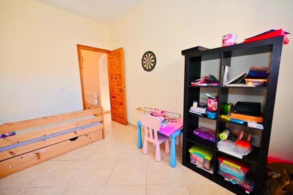 Chalet en Barrio Los Balcones y los Altos