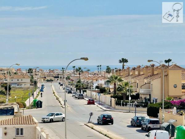 Chalet en Barrio Los Almendros-La Florida