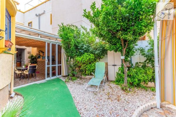 Chalet en Barrio Los Almendros-La Florida