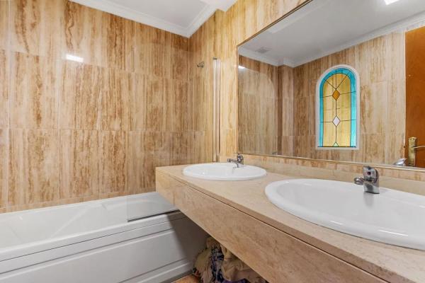 Casa independiente en calle Torrecerro