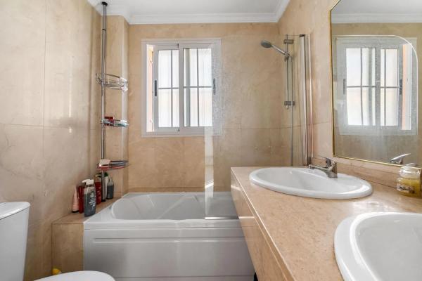 Casa independiente en calle Torrecerro