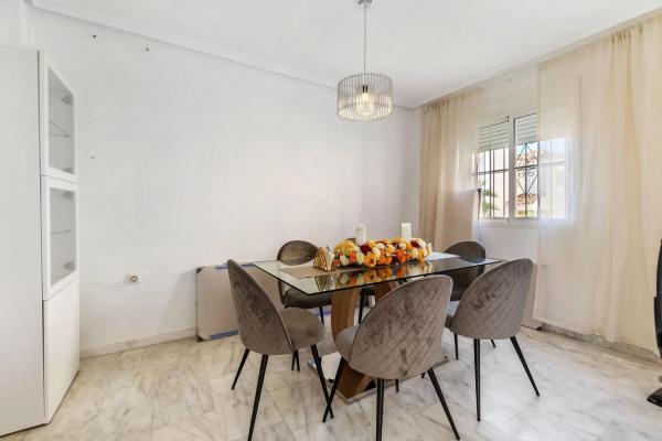 Casa independiente en calle Torrecerro