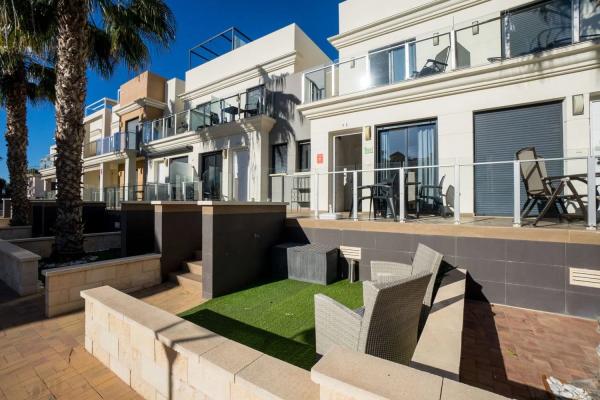 Chalet adosado en calle Turquesa