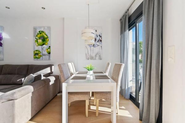 Chalet adosado en calle Turquesa