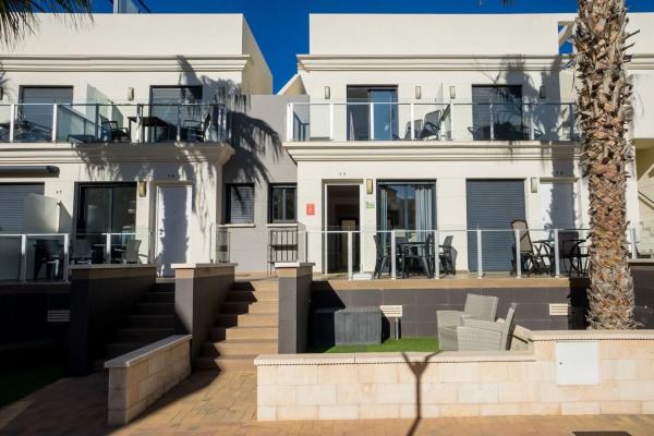 Chalet adosado en calle Turquesa