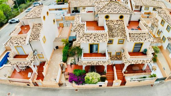 Chalet en Barrio Lomas de Cabo Roig-Los Dolses