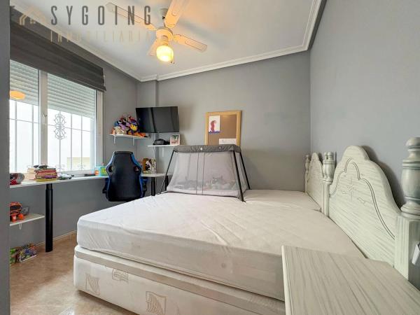 Chalet pareado en calle Guadalquivir