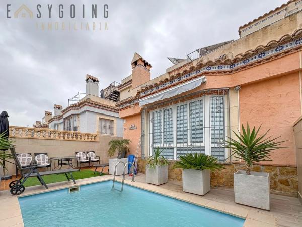 Chalet pareado en calle Guadalquivir