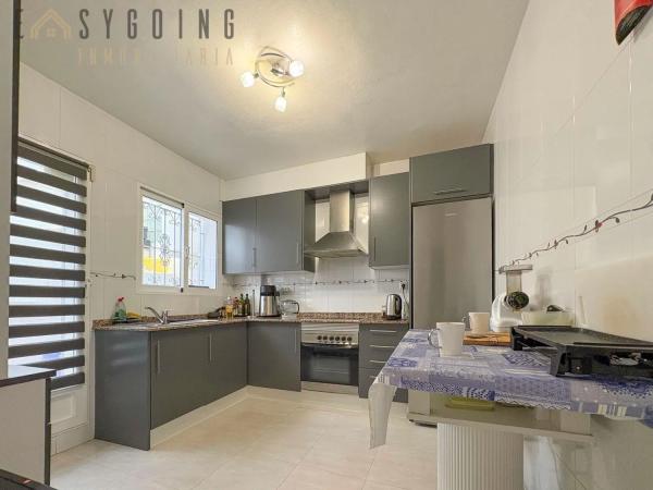 Chalet pareado en calle Guadalquivir