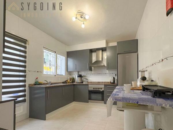 Chalet pareado en calle Guadalquivir