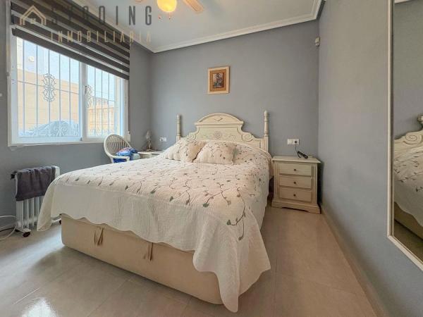 Chalet pareado en calle Guadalquivir