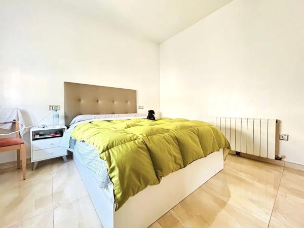 Chalet adosado en calle Acuario, 73